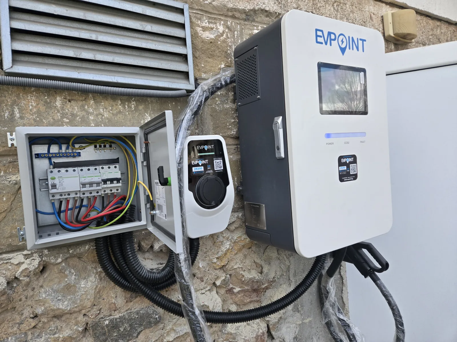 V2G-Hybrid-Charge: хибридни батерии към зарядните станции