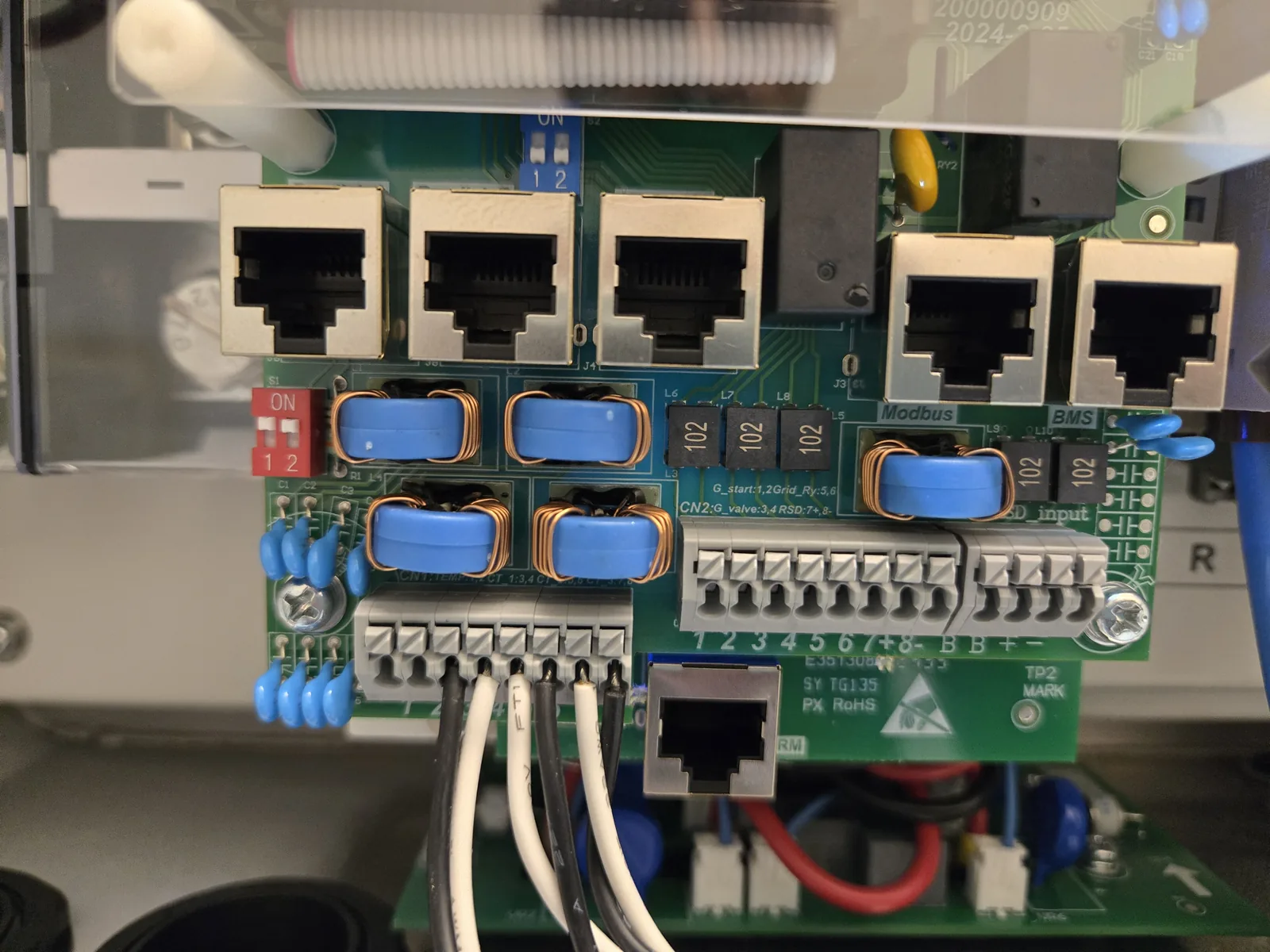 Modbus/BMS комуникация: оттук GrideX чете инвертора и батерията