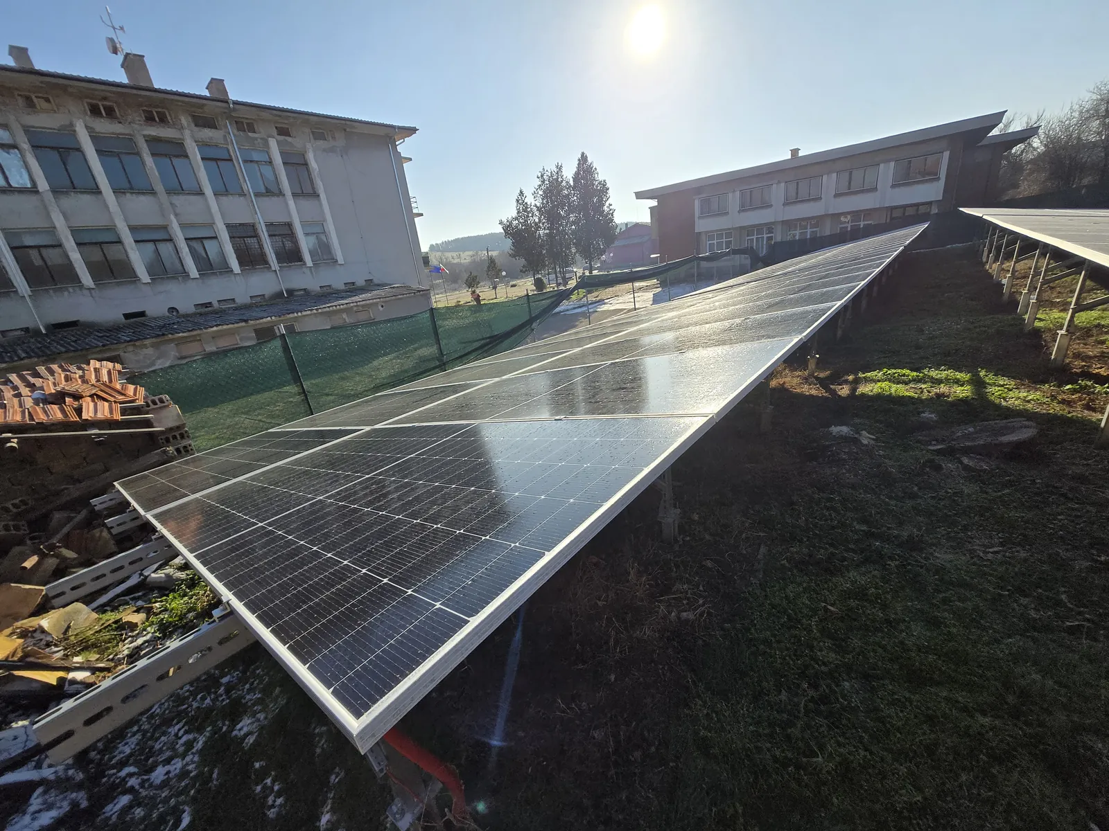Батерия Suntech 261 kWh към ФЕЦ 98,56 kWp